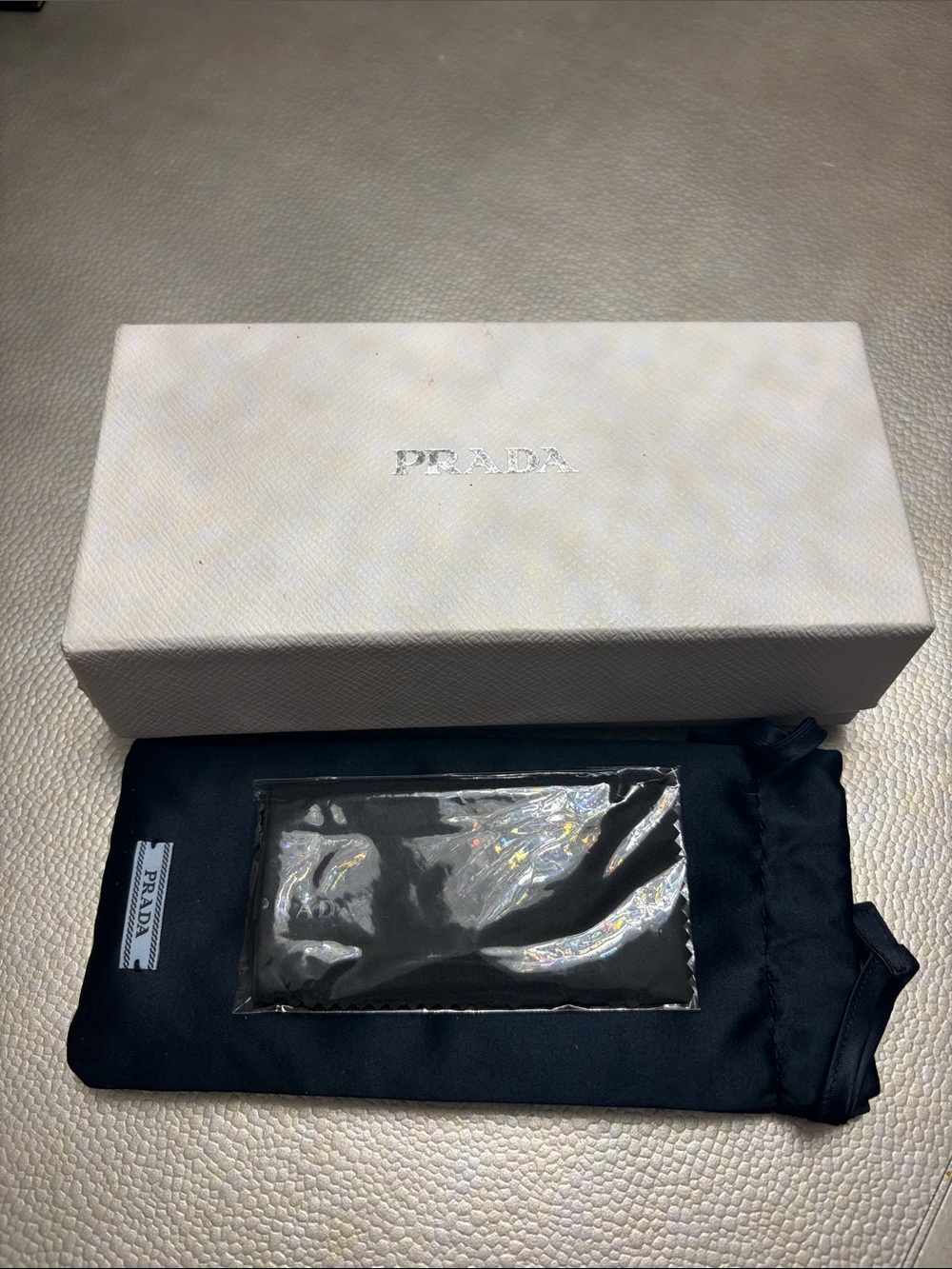 Prada Pr 17ws Symbole White Black Sunglasses Box Pouch Cloth Made In Italy View 4
